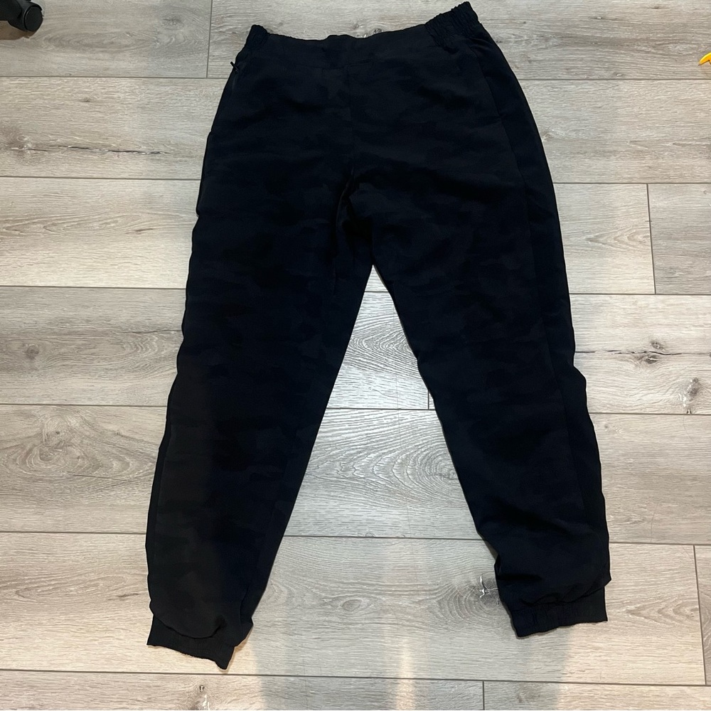 Athleta Brooklyn Textured Lined Jogger - Black Camo - Size 10
